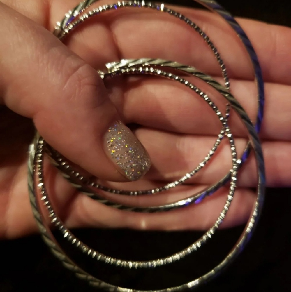 Sliver hoop earrings